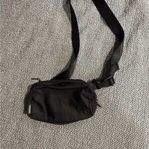 Lululemon Everywhere Black Belt Bag